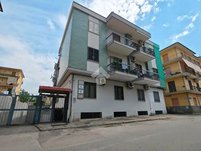 Appartamento trilocale in vendita in Via Siepe Nuova, Frattamaggiore