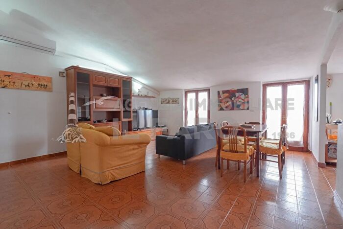 Appartamento quadrilocale in vendita in Via Anita Garibaldi, La Maddalena