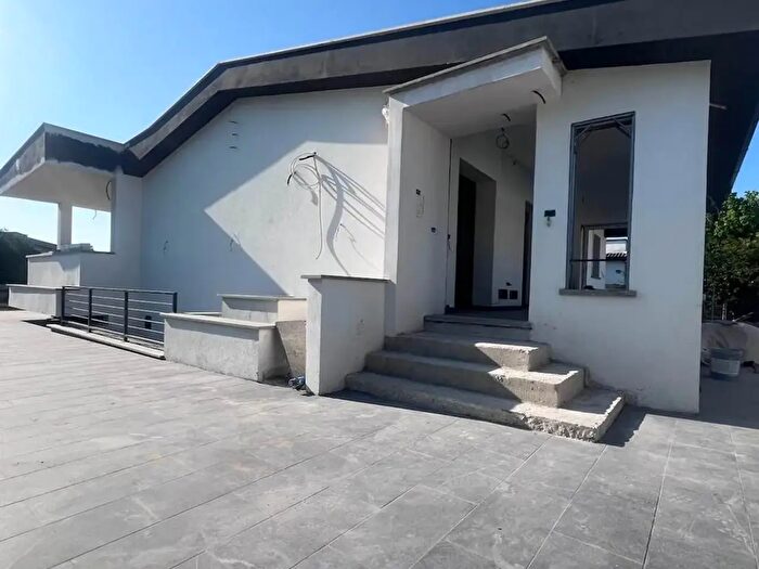 Casa con 6 locali in vendita in Anzio