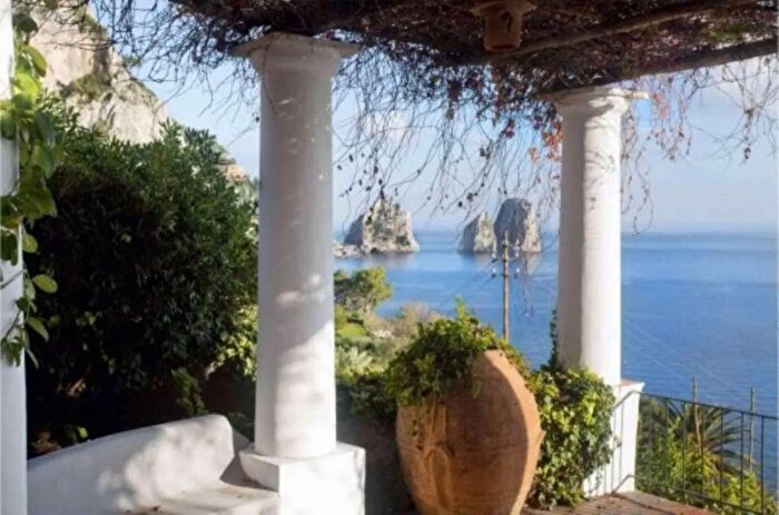 Casa con 6 locali in vendita in Capri, Capri