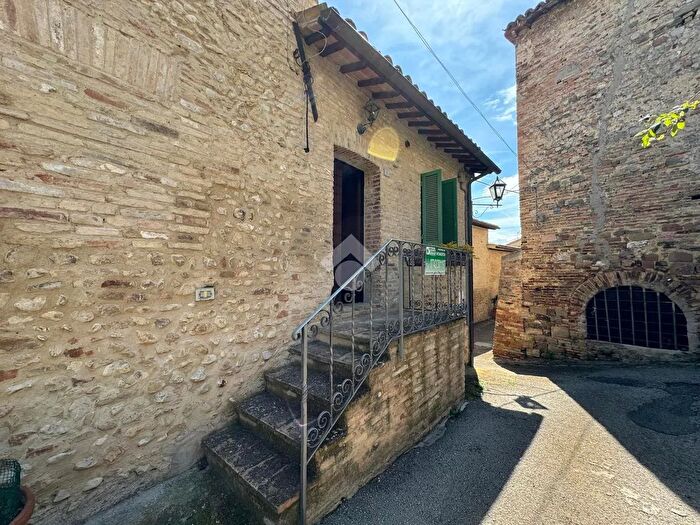 Casa bilocale in vendita in Vicolo dello Sperone, Montefalco
