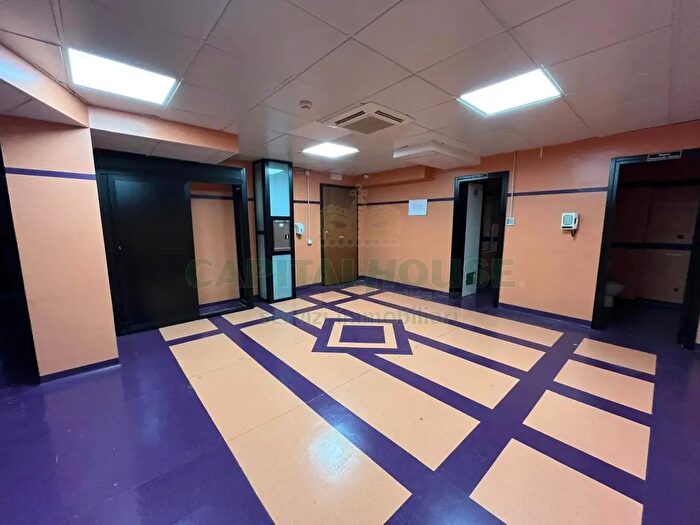 Appartamento con 10 locali in vendita in Corso Vittorio Emanuele, Avellino