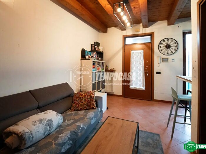 Appartamento trilocale in vendita in Vicolo San Fermo, Albiate