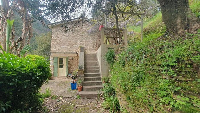 Casa trilocale in vendita in Seravezza