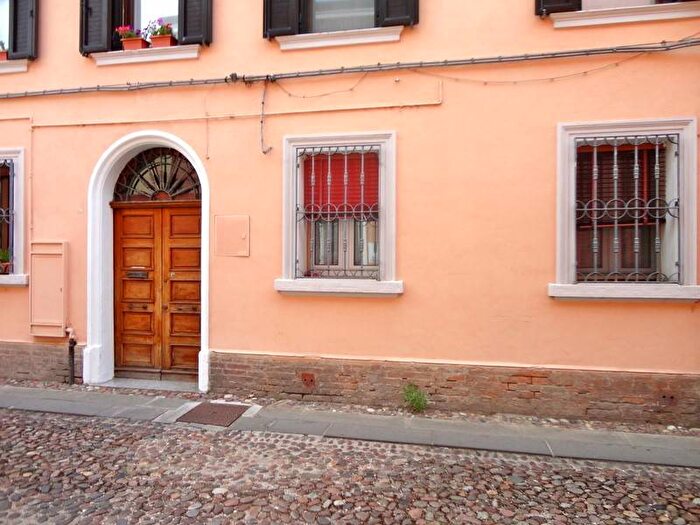 Appartamento bilocale in affitto in Via Bellaria, Centro Storico, Ferrara