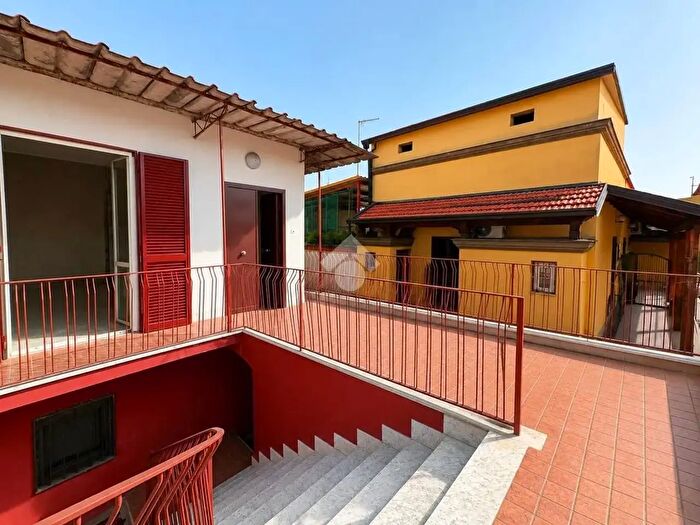 Casa bilocale in vendita in Via Vittorio Emanuele III, Arzano