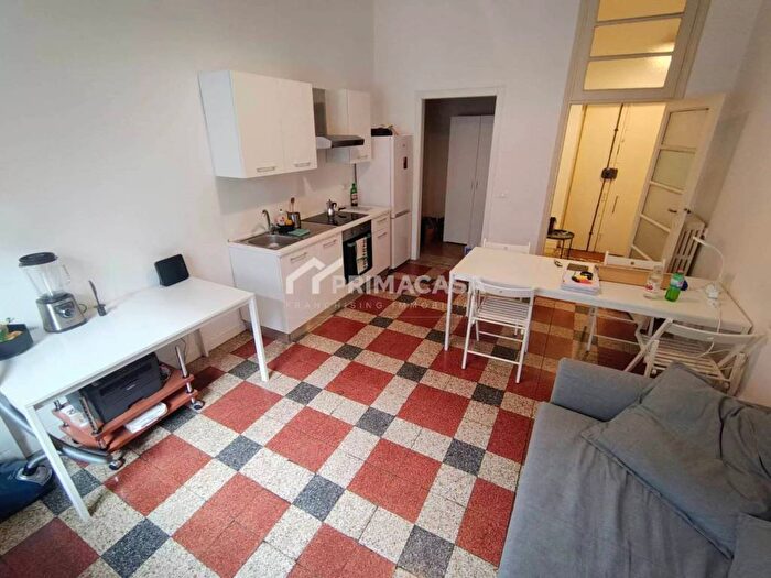 Appartamento trilocale in affitto in Via Spalato, Isola, Milano