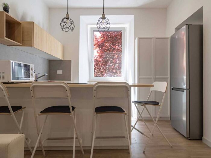 Appartamento trilocale in affitto in Via Plinio, Prati, Roma