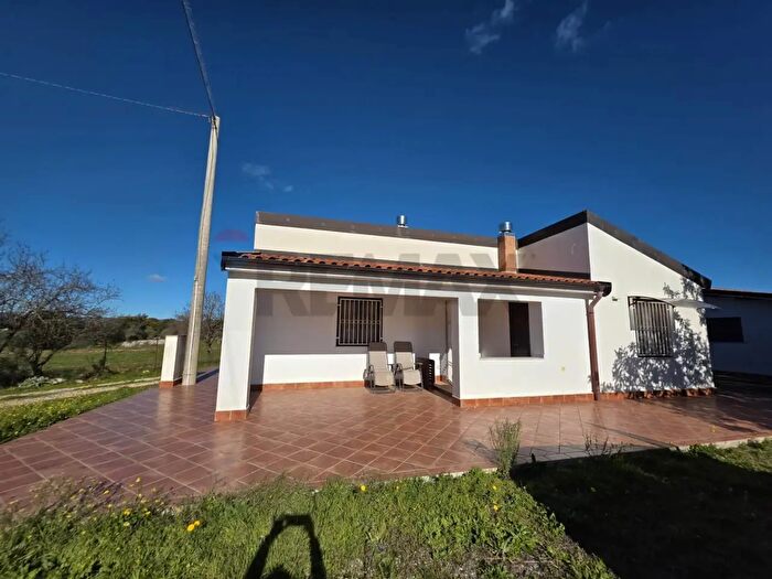 Casa con 5 locali in vendita in Cda Giambra Snc, Cassaro