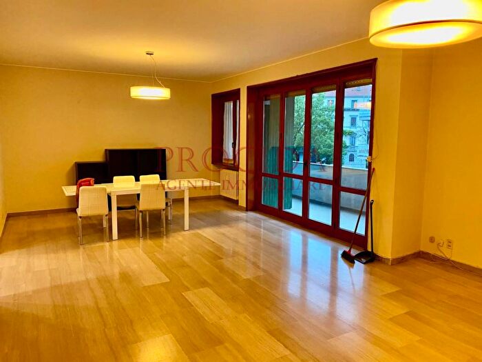 Appartamento con 5 locali in affitto in Via Filippino Lippi, Città Studi, Milano