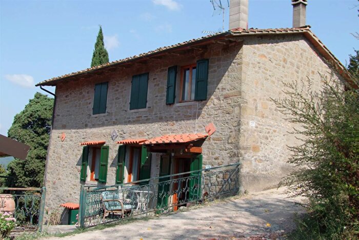 Casa quadrilocale in vendita in Dicomano, Dicomano