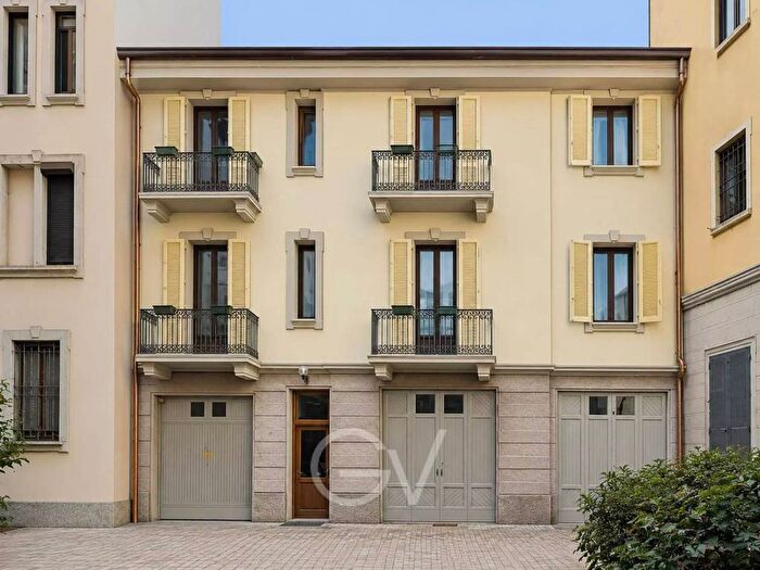 Appartamento bilocale in affitto in Via Edmondo de Amicis, Corso Genova, Milano
