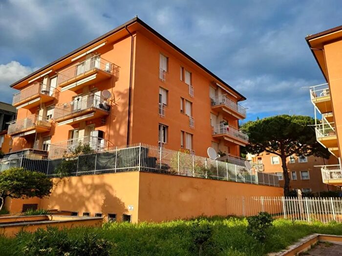 Appartamento con 6 locali in vendita in Via Leopardi, Arenzano