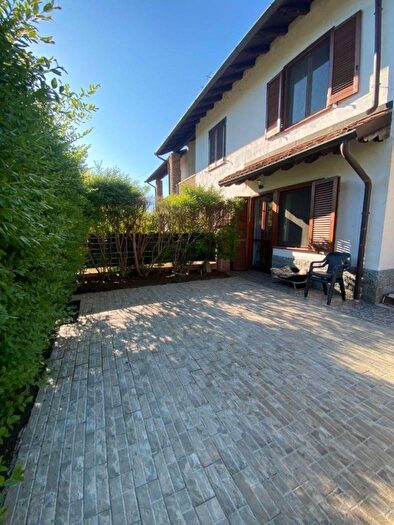 Casa trilocale in vendita in Via Palazzo Mezzanino, Mezzanino