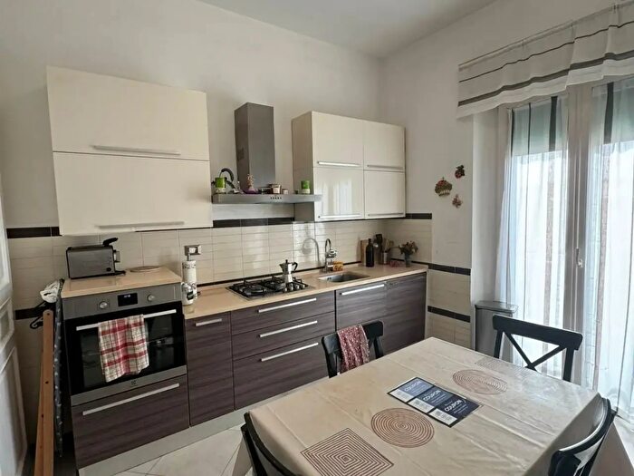 Appartamento con 6 locali in vendita in Pisa