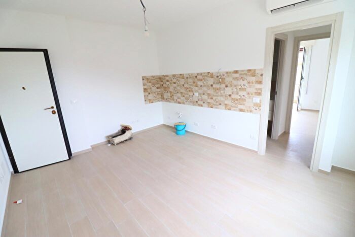 Appartamento bilocale in vendita in Piazza SantAntonio, Borghetto Santo Spirito