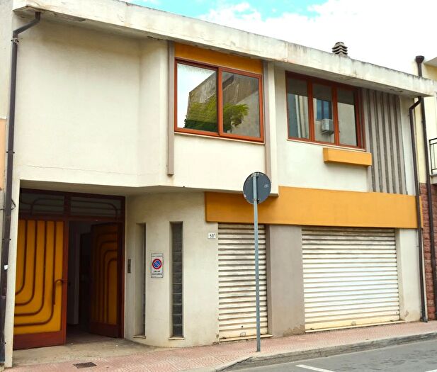 Casa quadrilocale in vendita in Via Roma, Muravera