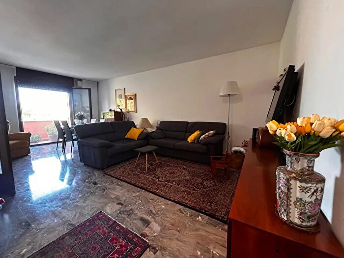 Appartamento con 6 locali in vendita in Via Scarlatti, Rovigo