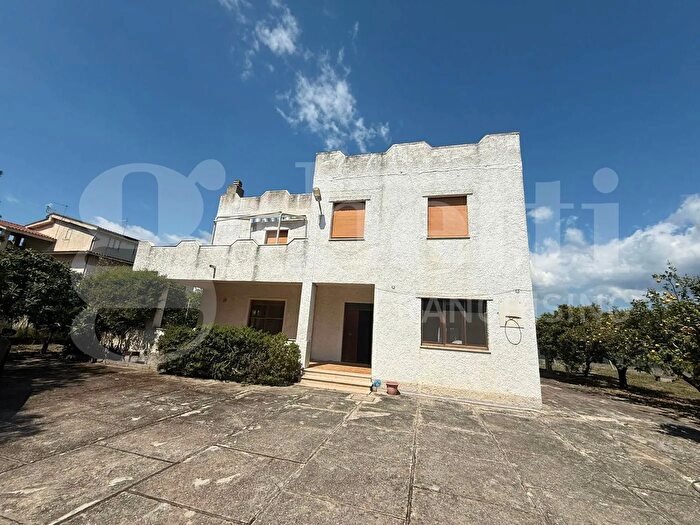 Casa con 5 locali in vendita in Via dei Gigli, Sellia Marina