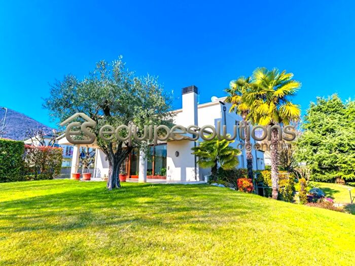 Casa con 5 locali in vendita in Piazza Marconi, Torre Boldone