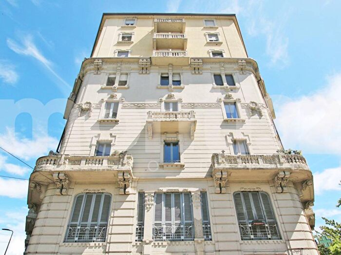 Appartamento trilocale in affitto in Via Correggio, De Angeli, Milano