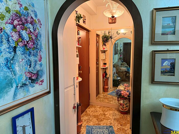 Appartamento bilocale in vendita in Via Vertoiba, Milano