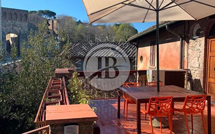 Appartamento con 6 locali in vendita in San Gimignano