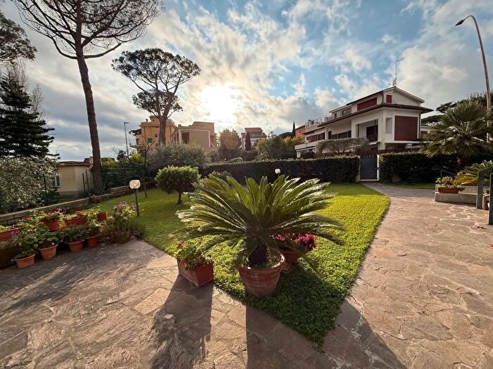 Appartamento quadrilocale in vendita in Via Circeo, Anzio