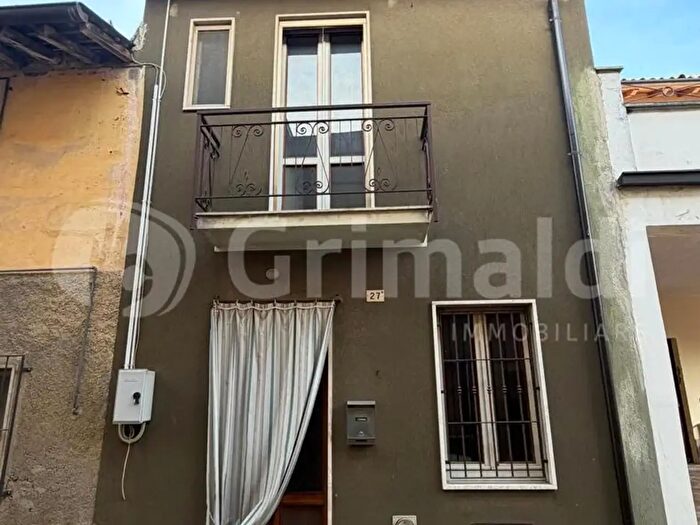 Casa bilocale in vendita in Via Roma, Miradolo Terme