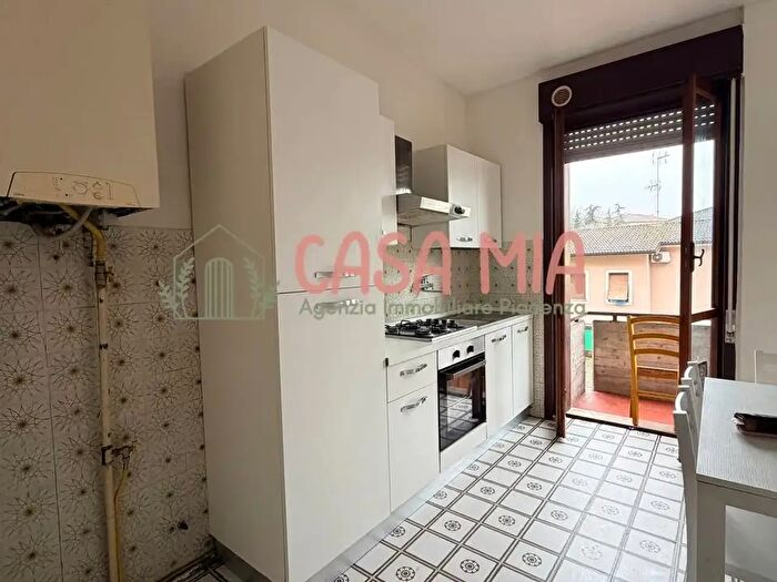 Appartamento trilocale in vendita in Via Emilia Piacentina, Castel San Giovanni