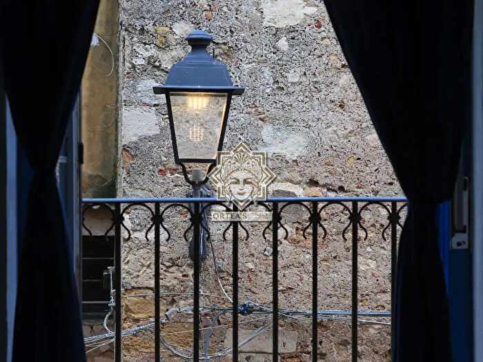 Appartamento con 5 locali in vendita in Via Arizzi Ronco Settimo, Siracusa