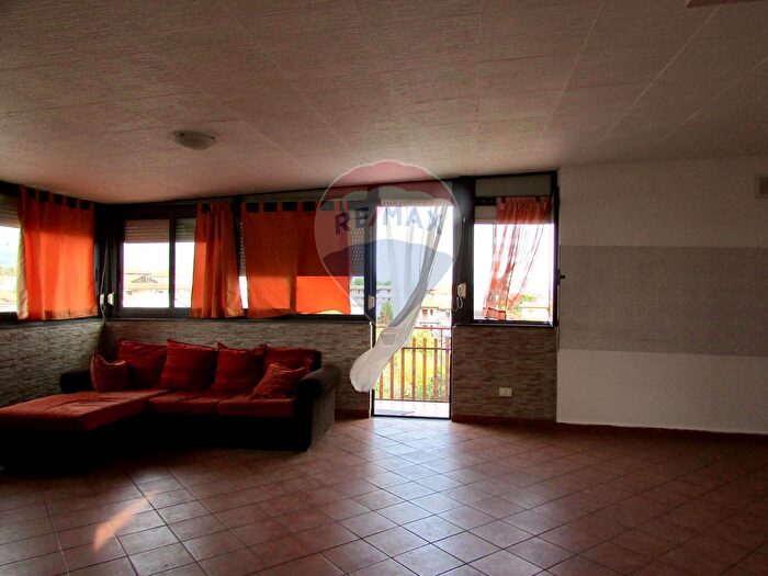 Appartamento quadrilocale in vendita in Via Santa Maria La Stella, Aci SantAntonio