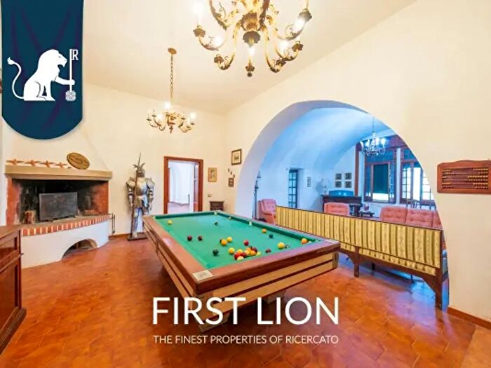 Casa con 6 locali in vendita in Via Falconi, Arnesano