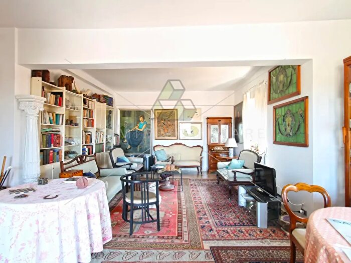 Appartamento con 6 locali in vendita in Via Raffaele Battistini, Roma