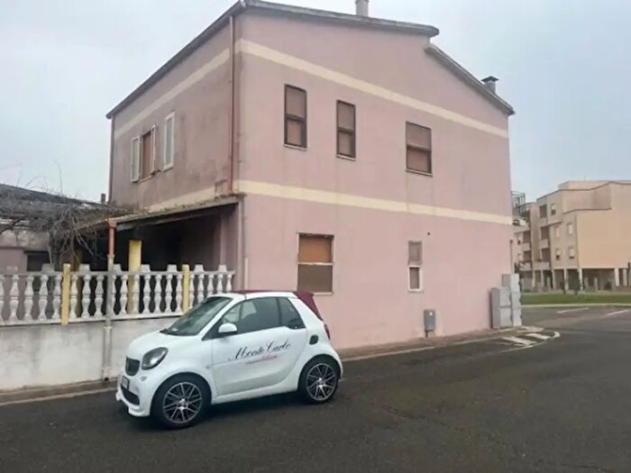 Casa in vendita in Via Roma, Villaspeciosa