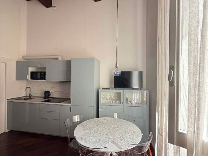 Appartamento bilocale in affitto in Via Castiglione, Santo Stefano, Bologna