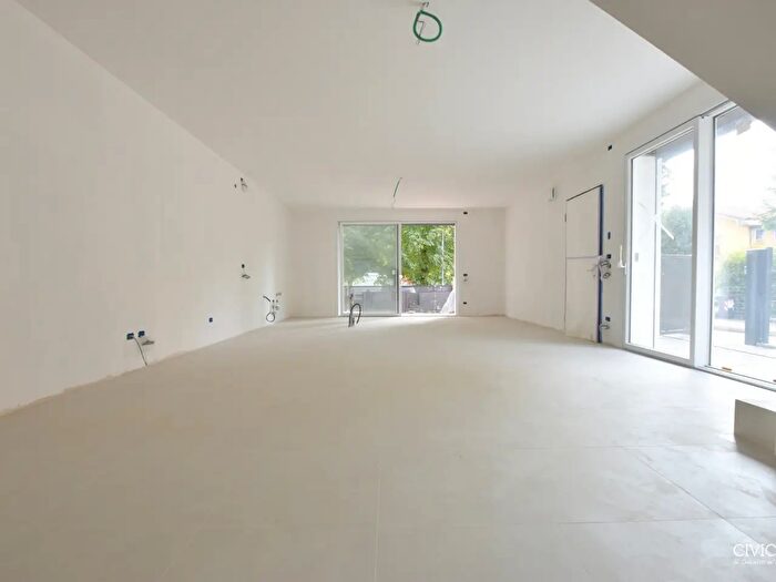 Casa con 6 locali in vendita in Via Alessandro Volta, Curtarolo