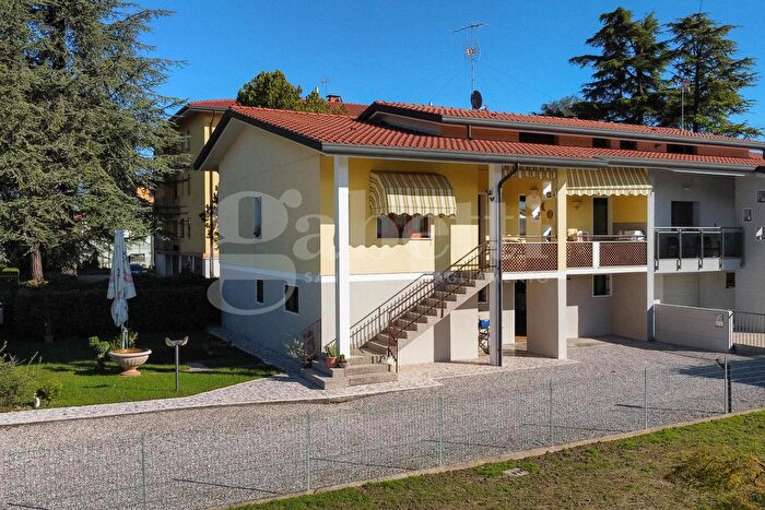 Casa con 7 locali in vendita in Viale Giacomo Matteotti, San Vito Al Tagliamento