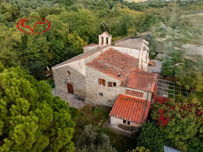 Casa con 9 locali in vendita in Pian di Sco, Castelfranco Piandiscò