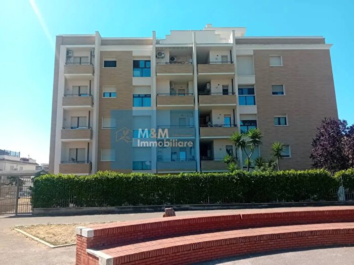 Appartamento trilocale in vendita in Piazza Sant'Anna, Nettuno