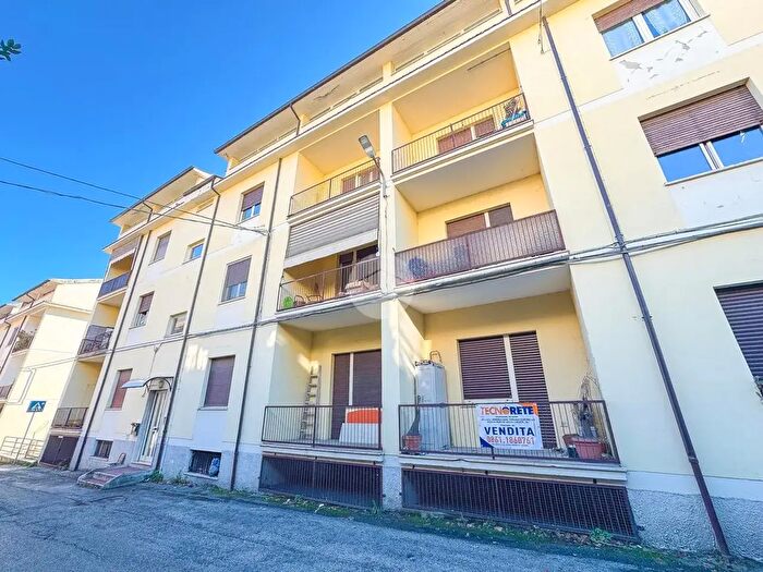 Appartamento trilocale in vendita in Via Arno, Teramo