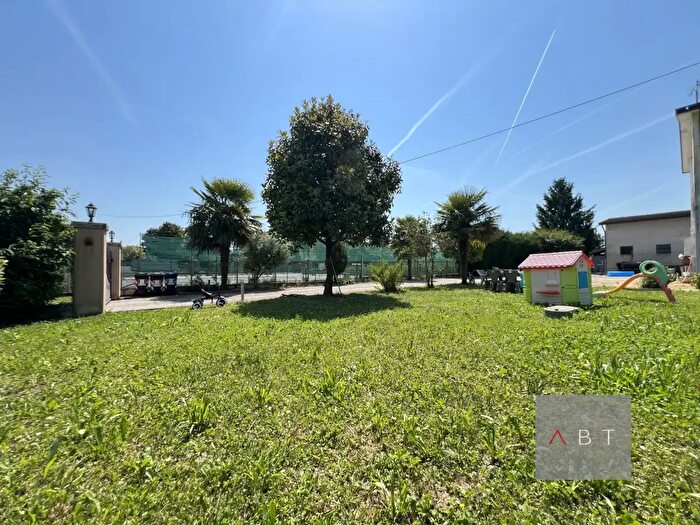 Appartamento trilocale in vendita in Villa Del Conte