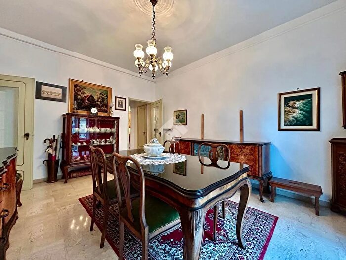 Appartamento con 5 locali in vendita in Piazzale dei Glicini, Genova