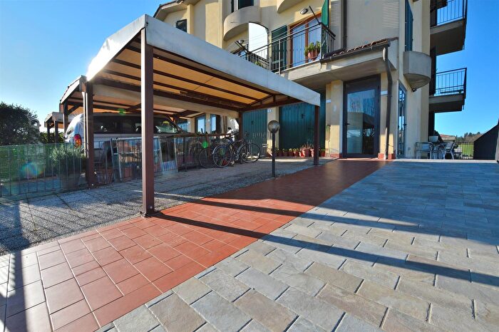 Appartamento con 5 locali in vendita in Via Puccini, Monteroni DArbia