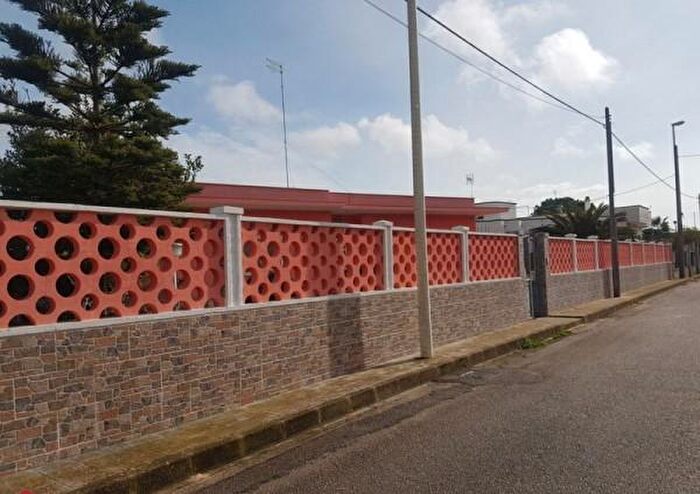 Casa con 6 locali in vendita in Via Giovanni Bonsignore, Manduria