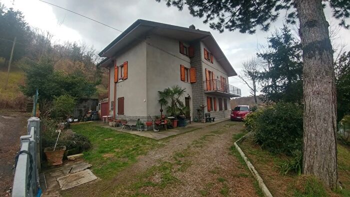 Casa con 15 locali in vendita in Sp, Zocca