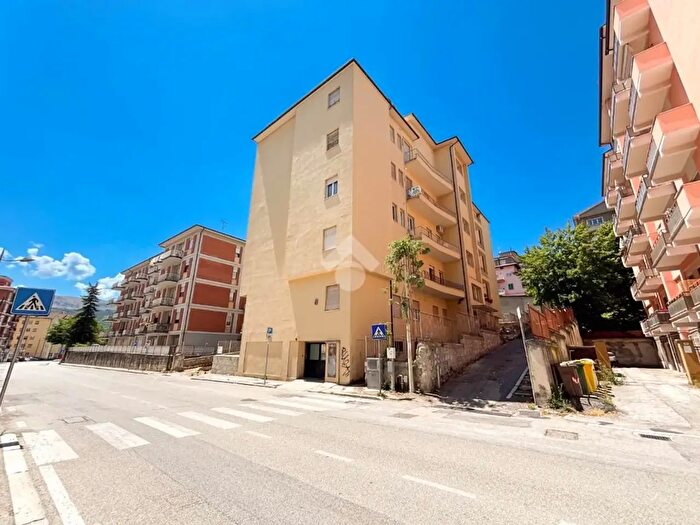 Appartamento quadrilocale in vendita in Via Cittaducale, L'Aquila