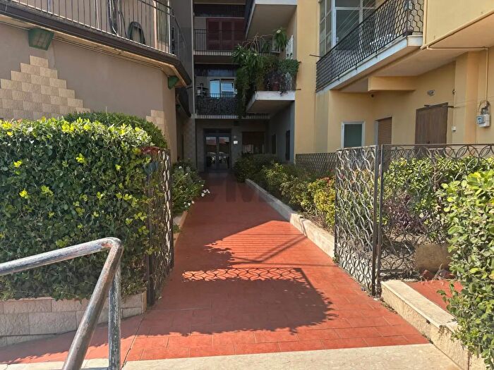 Appartamento quadrilocale in vendita in Via Noviziato Casazza, Messina