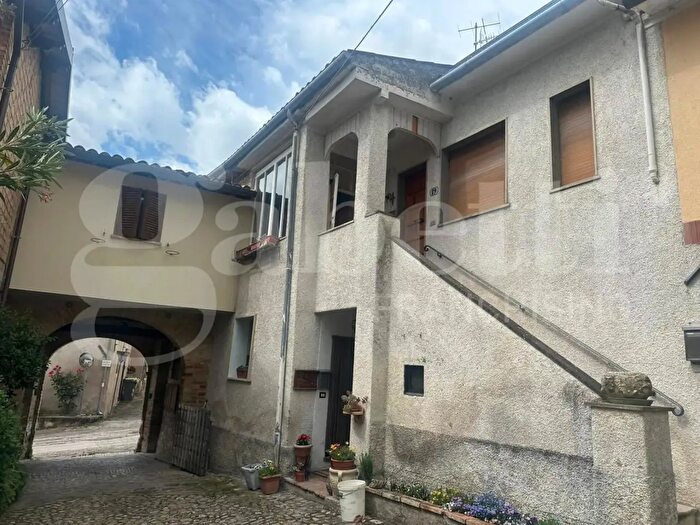 Appartamento quadrilocale in vendita in Via Strada Seconda, Montefalco