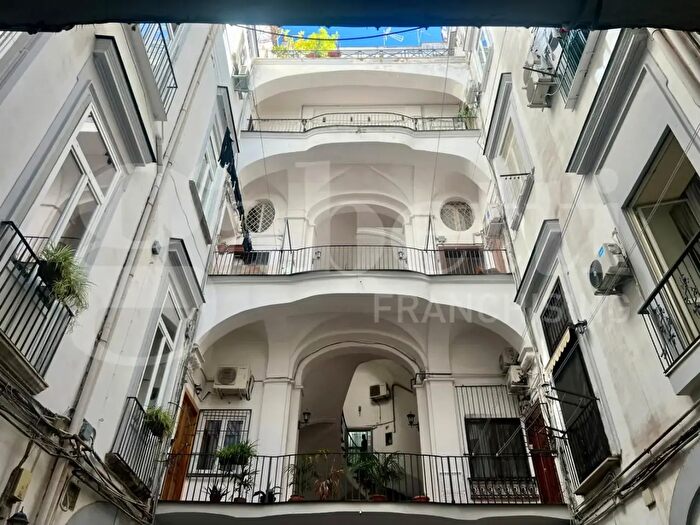 Appartamento monolocale in vendita in Via Paladino, Napoli